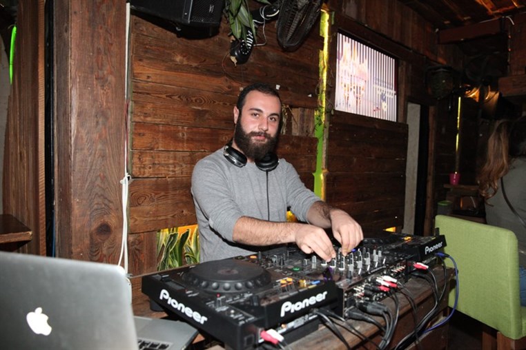 Fertil Pub on Saturday Night